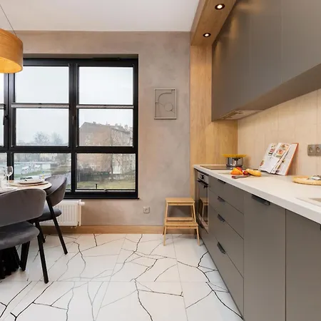 公寓 Loft Near The Old Town Parking & Balcony By Renters