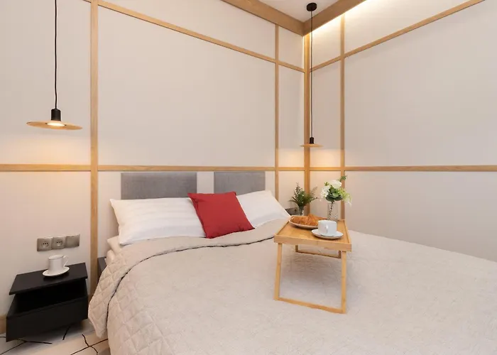 Loft Near The Old Town Parking & Balcony By Renters Apartment