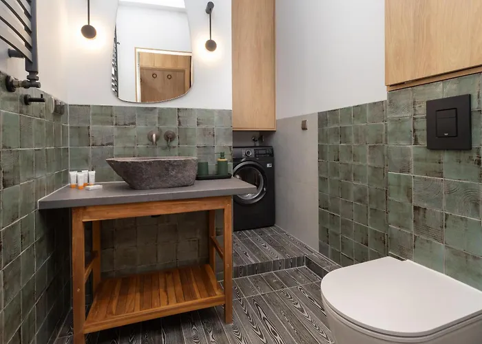 Loft Near The Old Town Parking & Balcony By Renters *