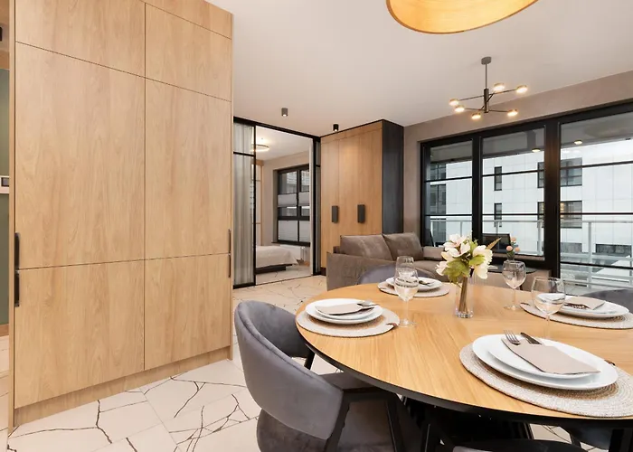 Apartment Loft Near The Old Town Parking & Balcony By Renters