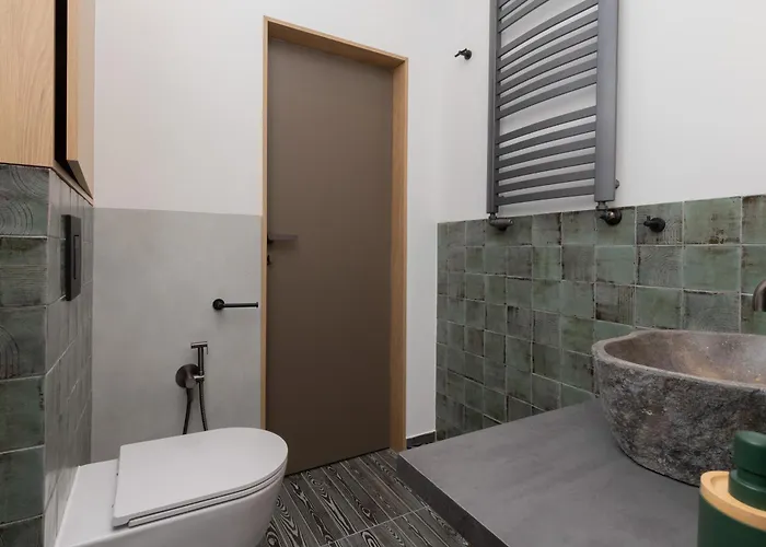 Loft Near The Old Town Parking & Balcony By Renters Διαμέρισμα