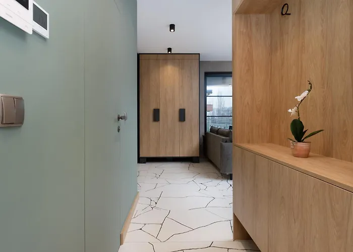 Apartment Loft Near The Old Town Parking & Balcony By Renters