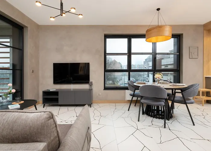 Loft Near The Old Town Parking & Balcony By Renters Apartment *