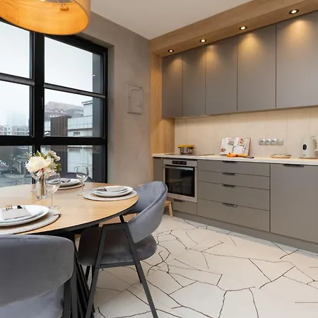 Апартаменты Loft Near The Old Town Parking & Balcony By Renters Гданьск