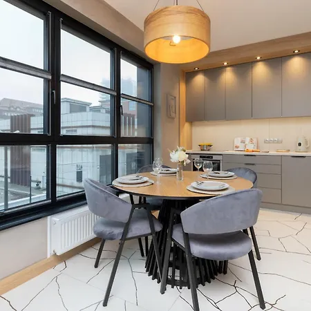 Апартаменты Loft Near The Old Town Parking & Balcony By Renters Гданьск