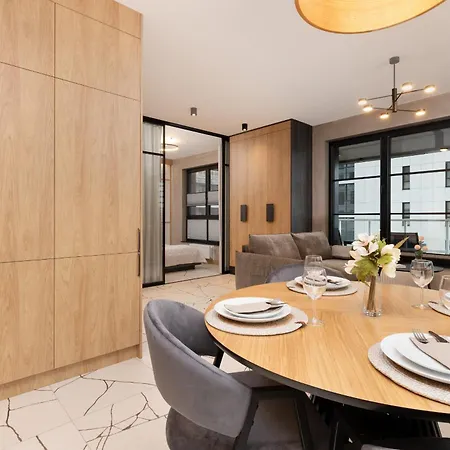 Апартаменты Loft Near The Old Town Parking & Balcony By Renters